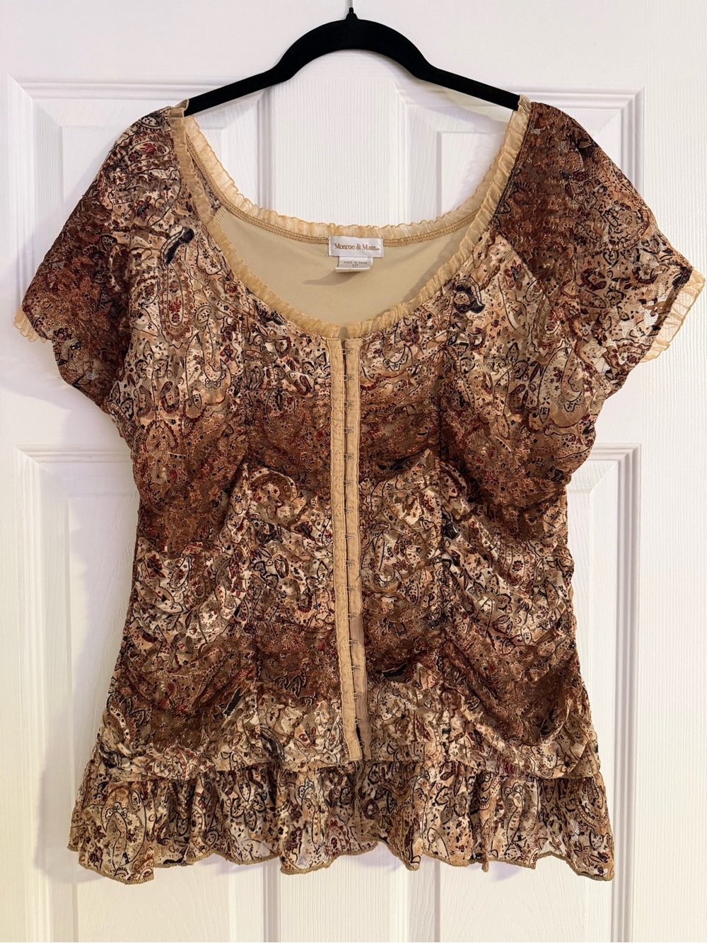 Monroe & Main Brown Paisley Ruffled Short Sleeve Blouse